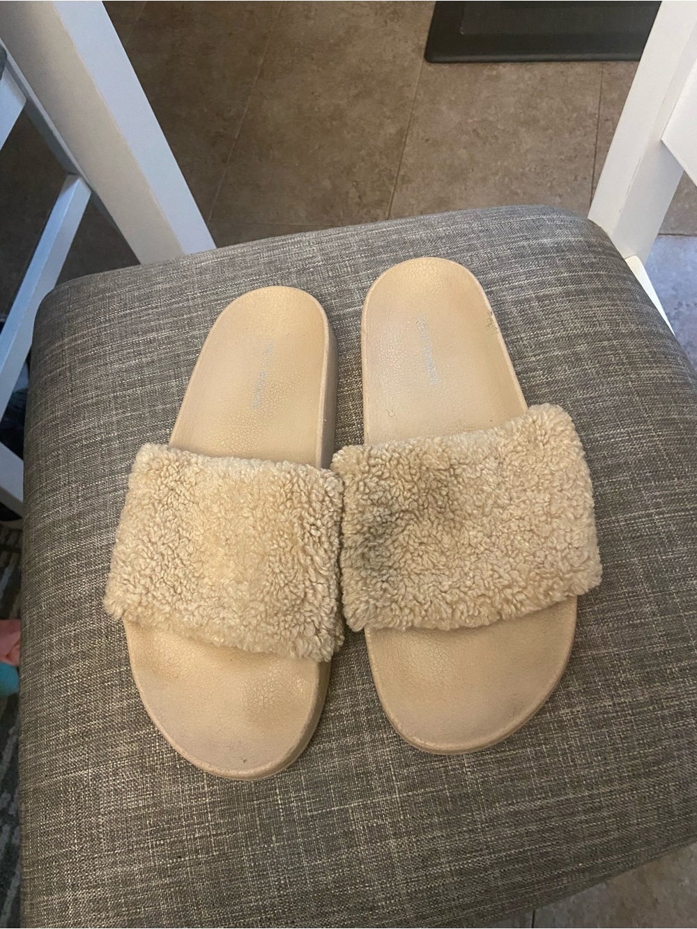 Steve Madden Women's Beige Faux Shearling Slide Sandals